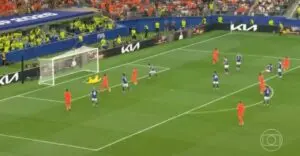 Holanda supera Japão com golaço de Summerville em duelo acirrado pela Copa do Mundo em Dallas