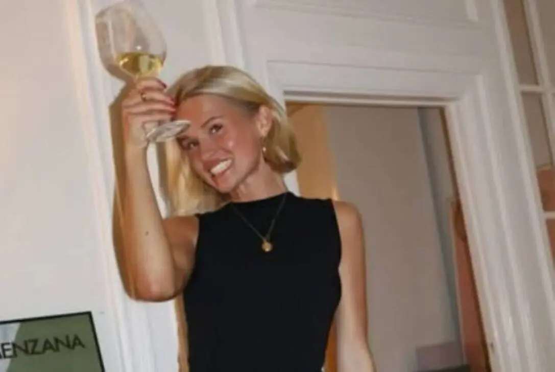 Sucesso na internet: Filha do técnico da Noruega rouba a cena durante a Copa do Mundo de 2026