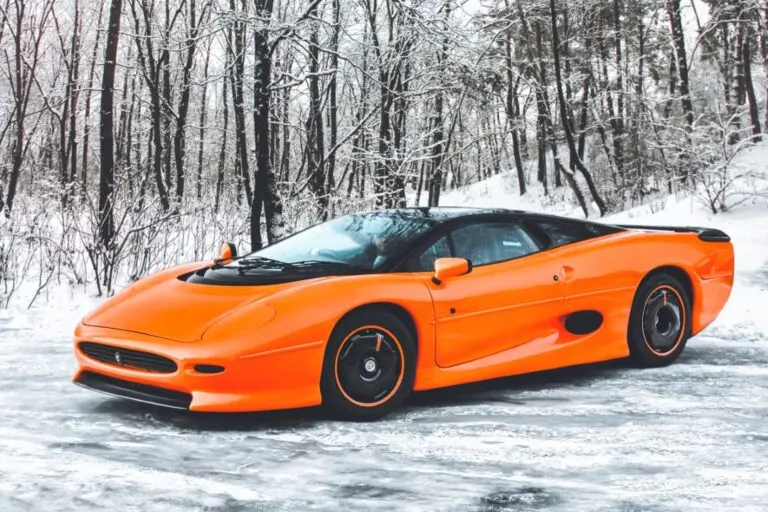 Jaguar XJ220