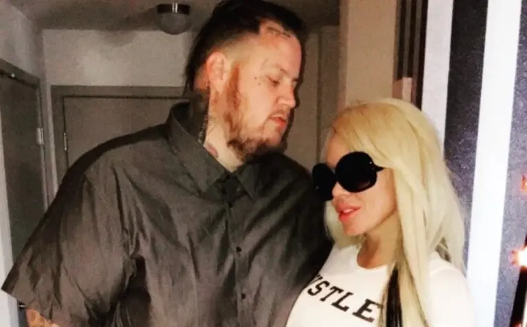 Jelly Roll e esposa