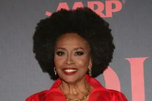 Jenifer Lewis, estrela de ‘Um Maluco no Pedaço’, confessa vício em sexo e relações com dezenas de homens