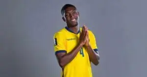 Crystal Palace busca reforços para zaga com iminente saída de Maxence Lacroix e analisa três nomes no mercado