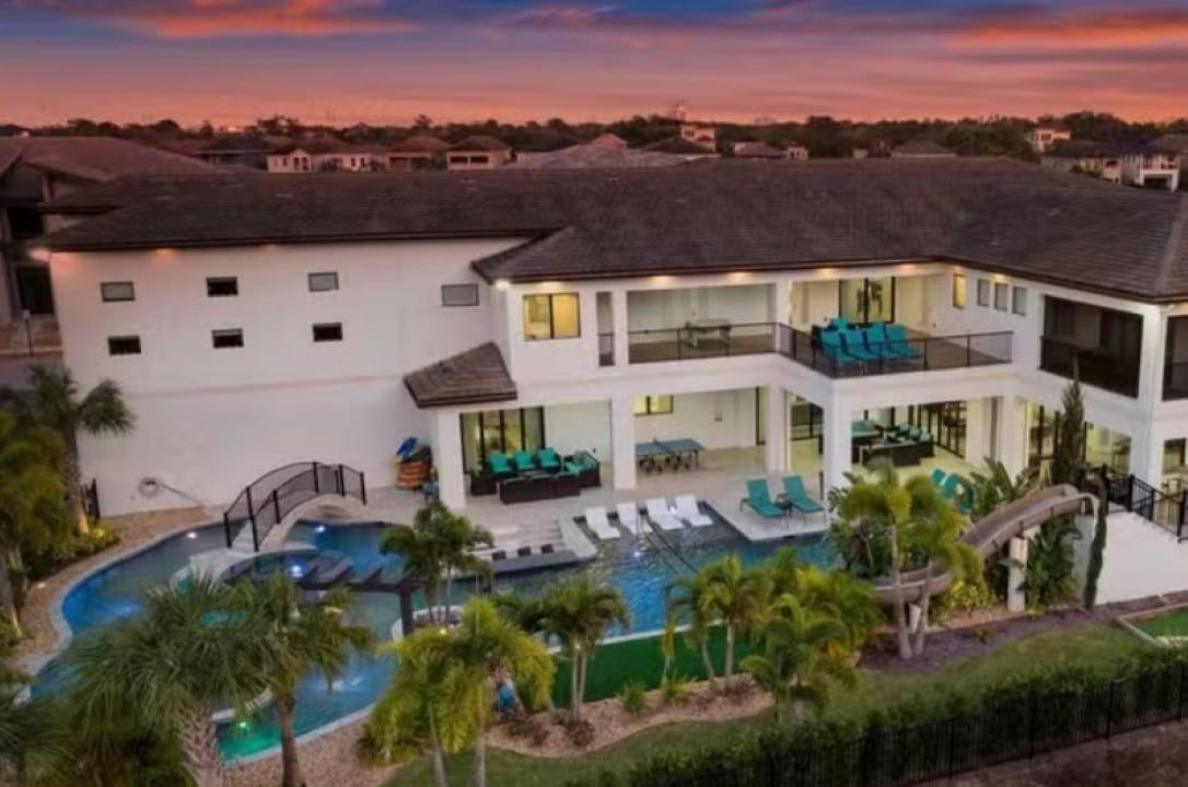 Mansão alugada por Neymar pai em Orlando