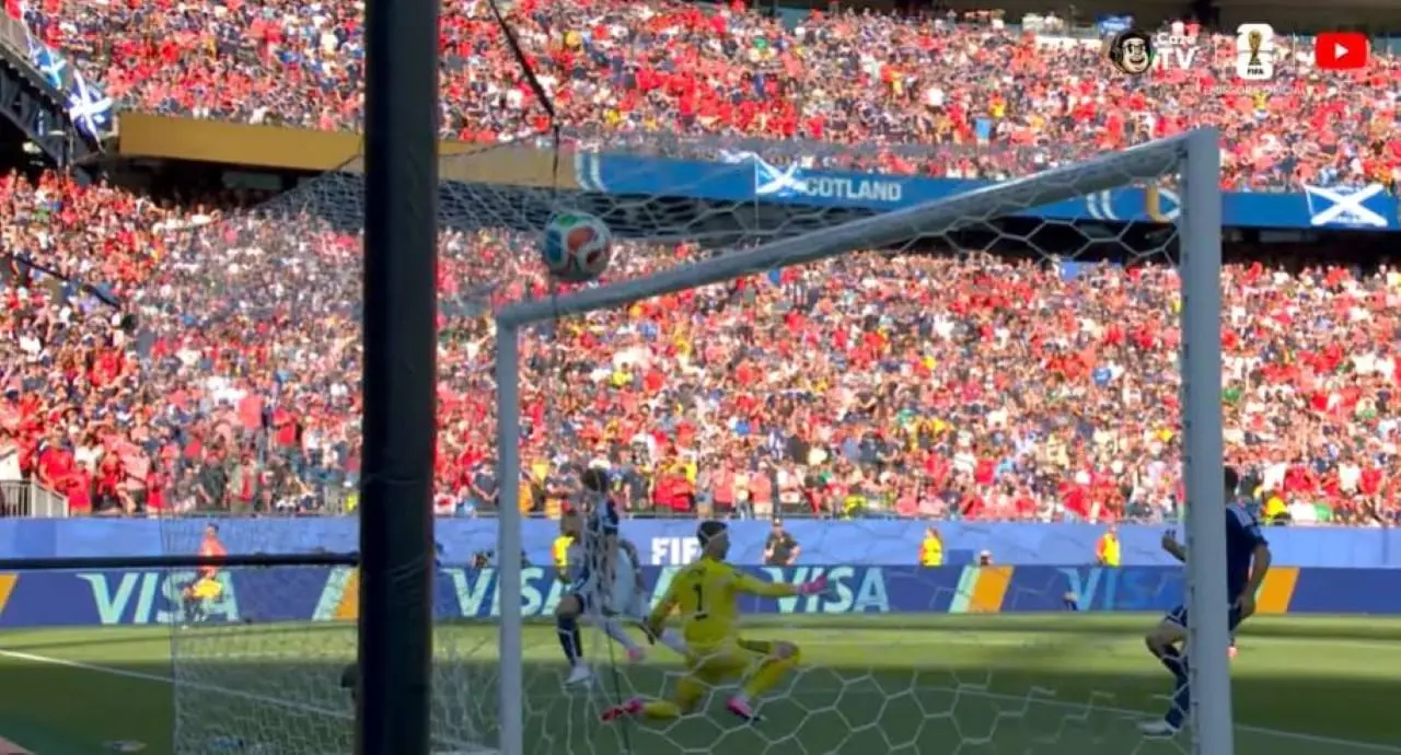 試合開始1分でモロッコ 1 x 0 スコットランド