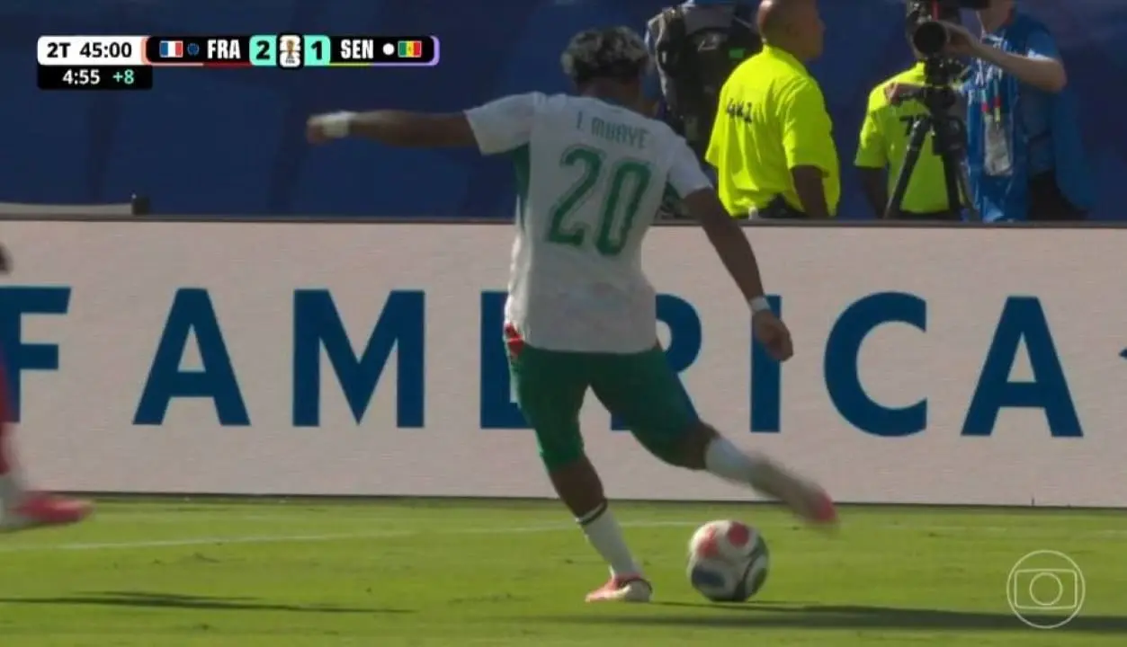 Mbaye faz linda jogada e diminui para Senegal