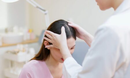 Médica dermatologista, paciente