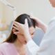 Médica dermatologista, paciente