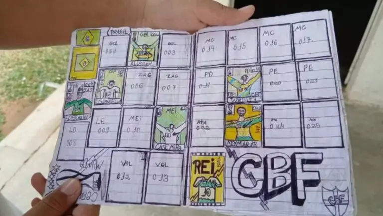 Menino desenha álbum da Copa do Mundo