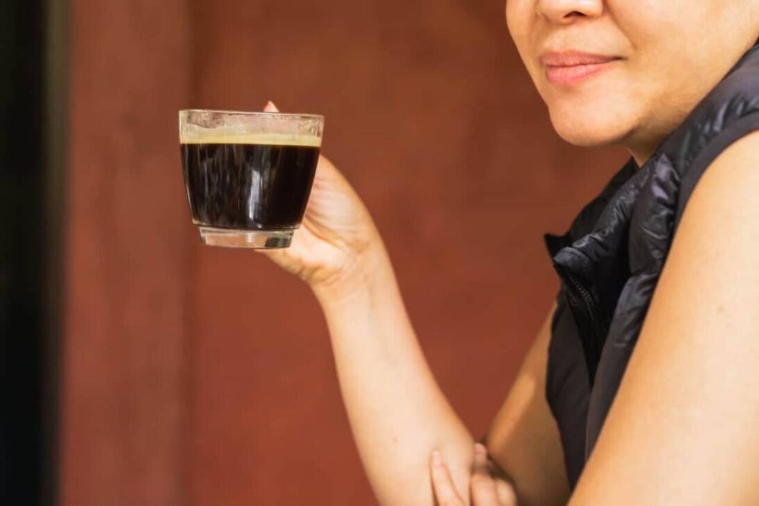 Mulher, xícara de café
