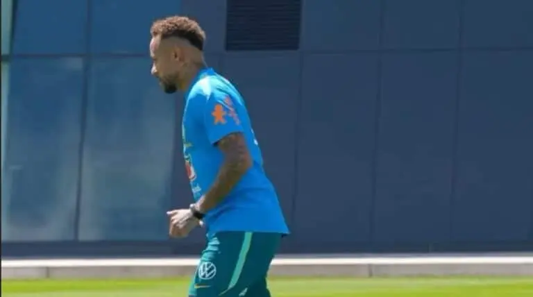 Neymar treinando