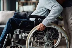 Como a pessoa com deficiência consegue adiantar sua aposentadoria e quais os requisitos no INSS