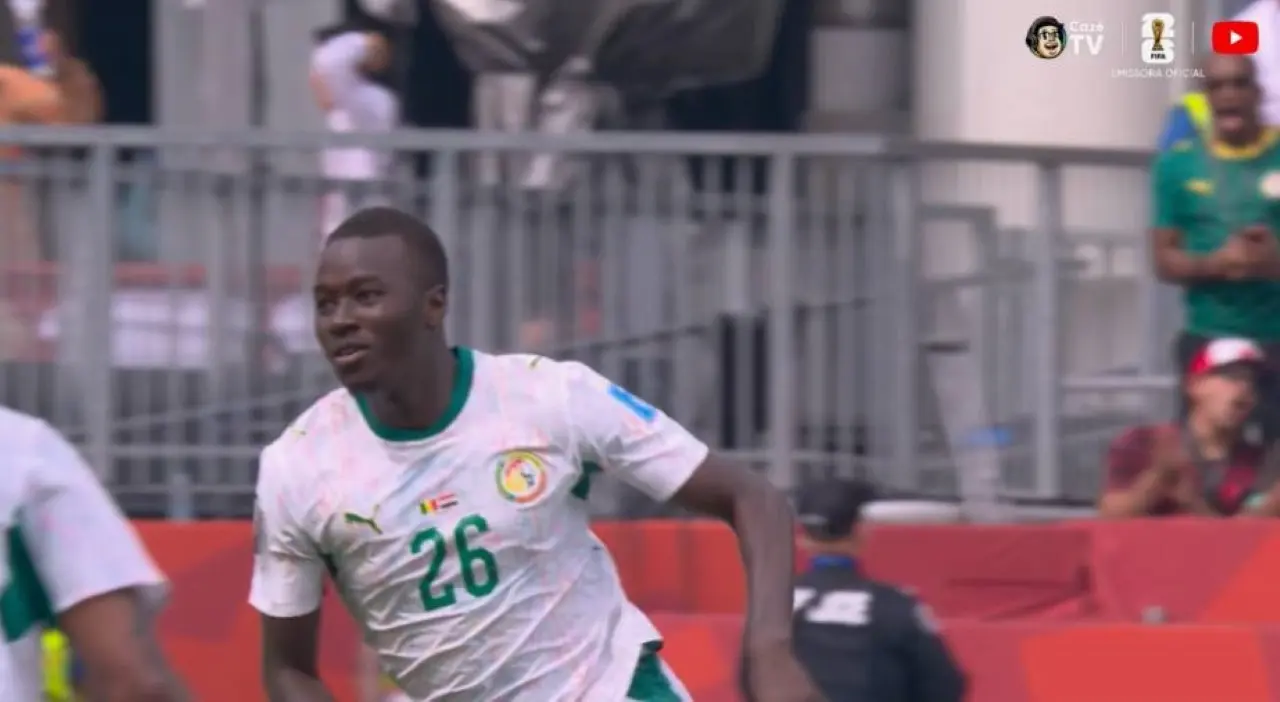 Pape Gueye amplia para Senegal