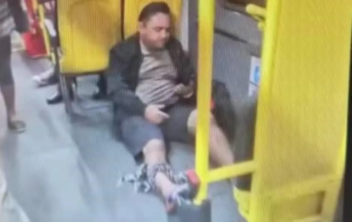 Passageiro baleado dentro de ônibus durante operação da Policia Civil no Morro Dona Marta