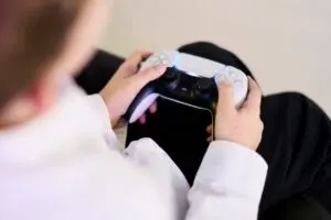 Analista prevê adeus aos jogos em disco no PlayStation e possível PS6 com preço de US$ 1000