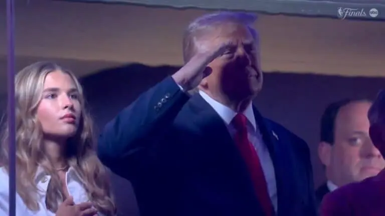 Presidente Trump em jogo da NBA