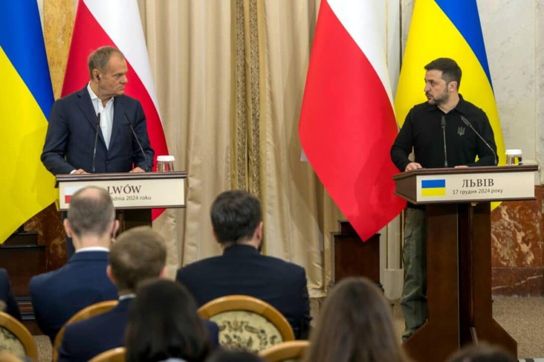 Presidente da Ucrânia Volodymyr Zelensky e o primeiro-ministro polonês Donald Tusk