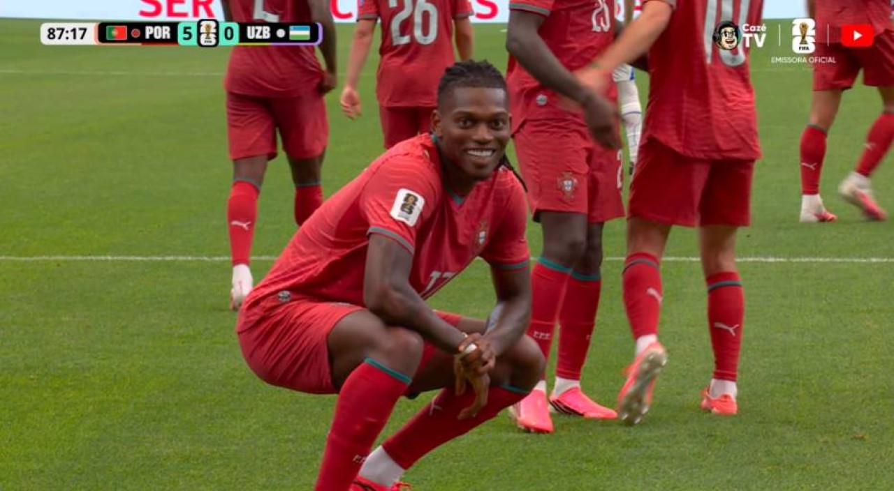 Rafael Leão faz 5 a 0 para Portugal