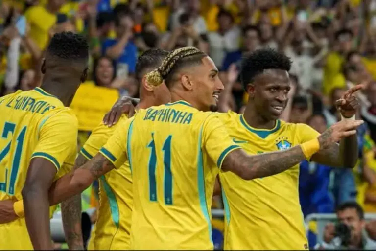 Raphinha e Vini Jr