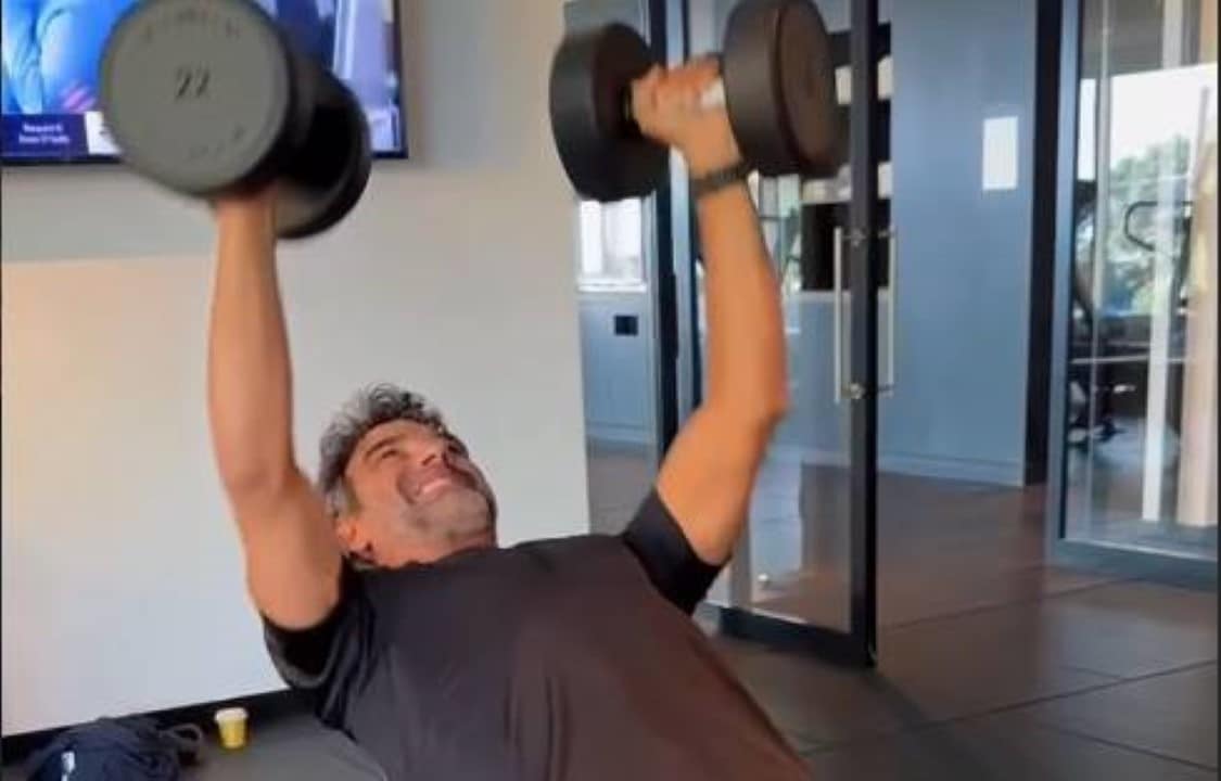 Tadeu Schmidt treinando
