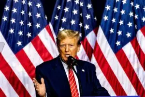 Presidente Trump redefine prioridade legislativa ao adiar plano habitacional por foco na Lei SAVE America no Congresso