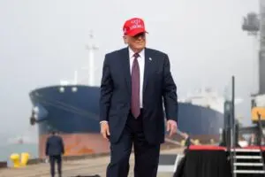 Die USA und der Iran erzielen nach Spannungen eine Einigung. Trump kündigt das Ende der Seeblockade und die Öffnung der Straße von Hormus an