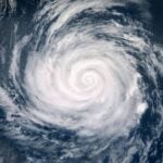 Tufão, super tufão, tempestade tropical, tornado