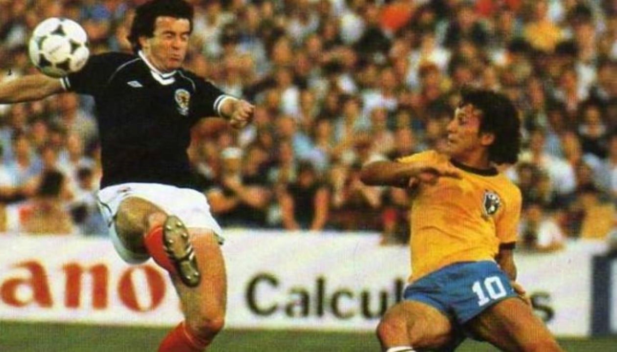 Zico durante a vitória do Brasil 4 a 1 sobre a Escócia, pela Copa de 1982