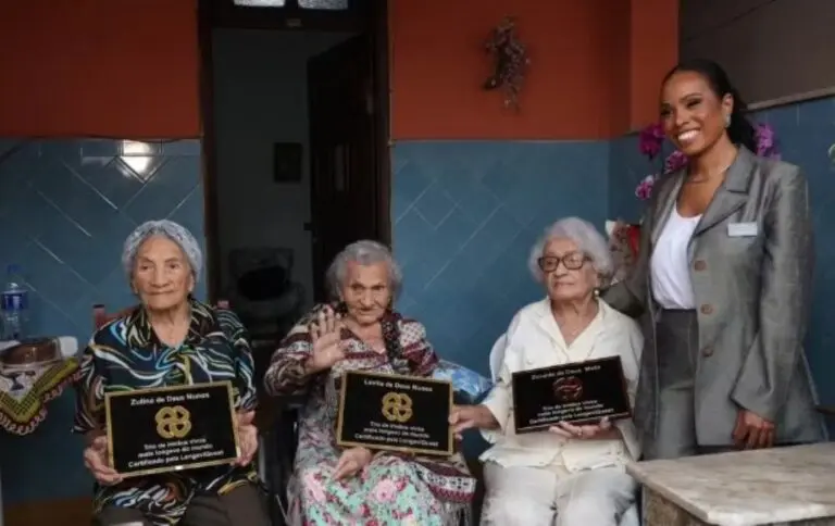 Zoraide de Deus Mota (104 anos), Zulina de Deus Nunes (103 anos) e Levita de Deus Nunes (109 anos)
