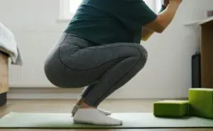 Agachamento profundo: como dominar o movimento ancestral pode prevenir quedas e impulsionar a longevidade