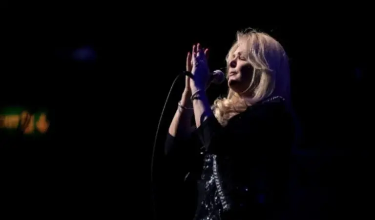 Bonnie Tyler - Instagram/bonnietylerofficial