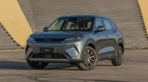 BYD Atto 2 e Omoda 5: conheça os detalhes dos SUVs que disputam o mercado híbrido