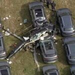 Colisão aérea de helicópteros mata cinco pessoas no Rio de Janeiro e causa incêndio em veículos elétricos