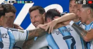 Messi dvakrát skóroval proti Alžírsku, dosáhl na 15 gólů na mistrovství světa a vyrovnal se Ronaldovi