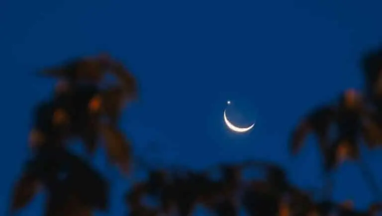 Conjunção da Lua e Vênus - Abzuraimi/ Shutterstock.com