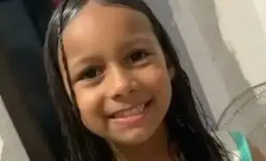 Criança de sete anos é morta a tiros no rosto por criminosos que simularam ser policiais no Rio de Janeiro