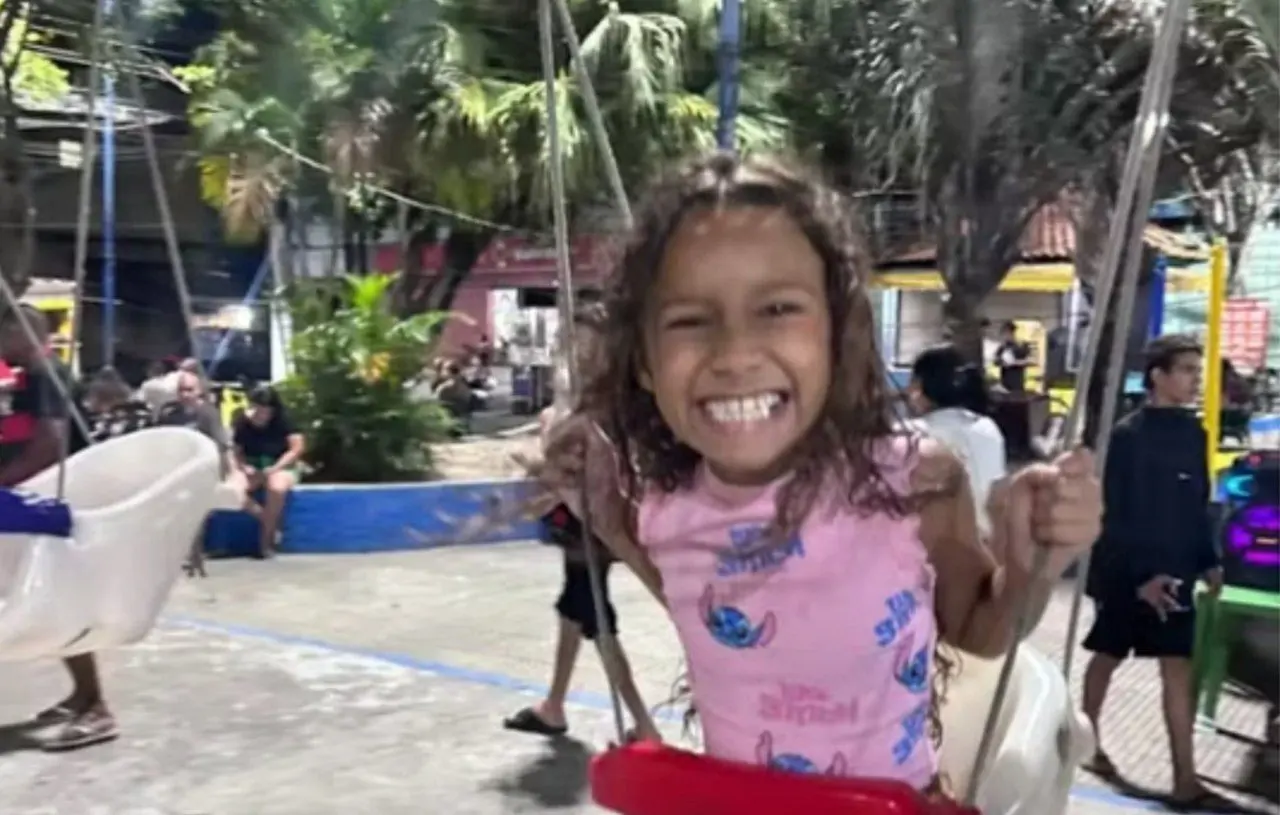 Eduarda, de 7 anos, morreu após ser baleada em Nova Iguaçu - reprodução