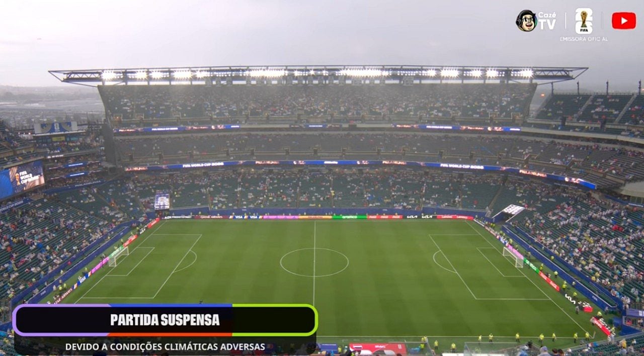 Estádio neste momento frança x Iraque - CazéTV