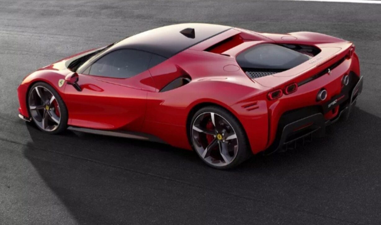 Ferrari SF90 Stradale - Divulgação/Ferrari