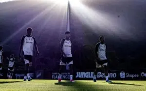 Flamengo intensifica preparação com treinos e busca reforços cruciais para o restante da temporada