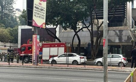 Fogo em prédio na Avenida Paulista - Maria/Mix Vale