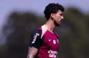 Gustavo Henrique se aproxima de recorde pessoal e mira temporada mais goleadora de sua trajetória no Corinthians