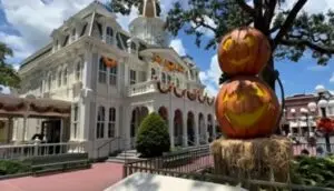 Disneyland Resort vahvistaa Halloween Time -kauden teemajuhlilla elokuussa