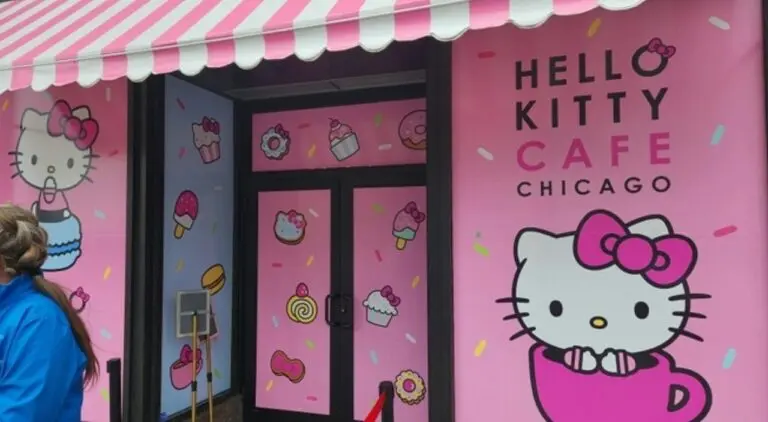 Hello Kitty Café de Chicago - ChicagoPhotographer / Shutterstock.com