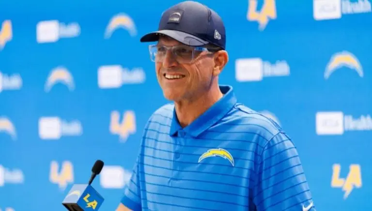 Jim Harbaugh - Divulgação/ Fifa