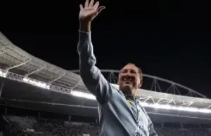 Entidade social do Botafogo busca anulação de despacho judicial que restaurou controle político de John Textor na SAF