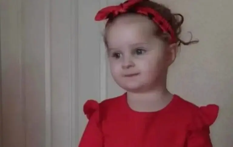 Joycelynn Ann Dylewsk menina de 3 anos morreu por infestação de piolhos - Reprodução