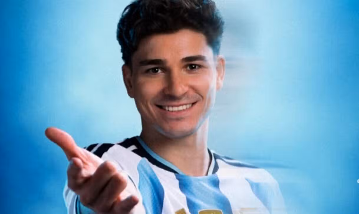 Julian Alvarez - @juliaanalvarez