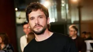 Kit Harington onthult dat hij zes weken in de afkickkliniek heeft doorgebracht tijdens de première van het laatste seizoen van Game of Thrones