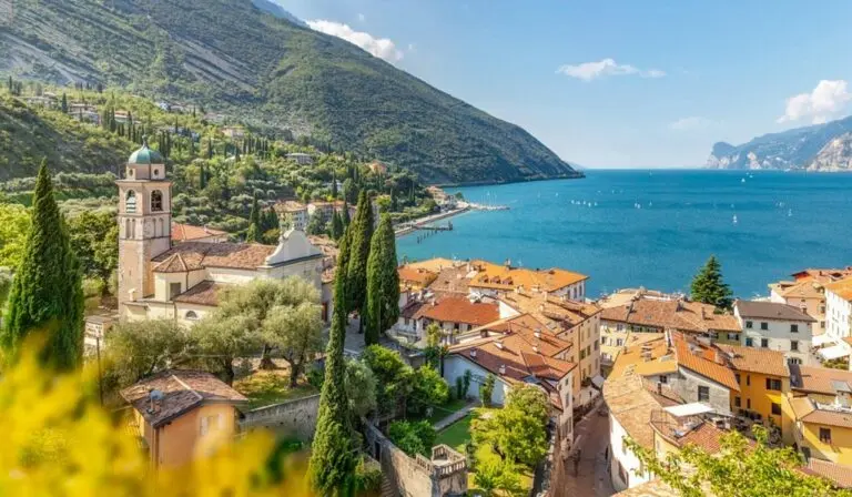 Lago de Garda -radial-m/Istock.com
