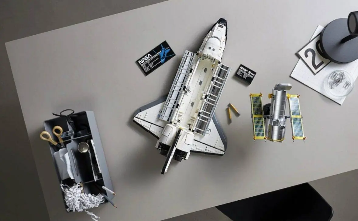 LEGO НАСА «Дискавери» космического корабля — репродукция/LEGO
